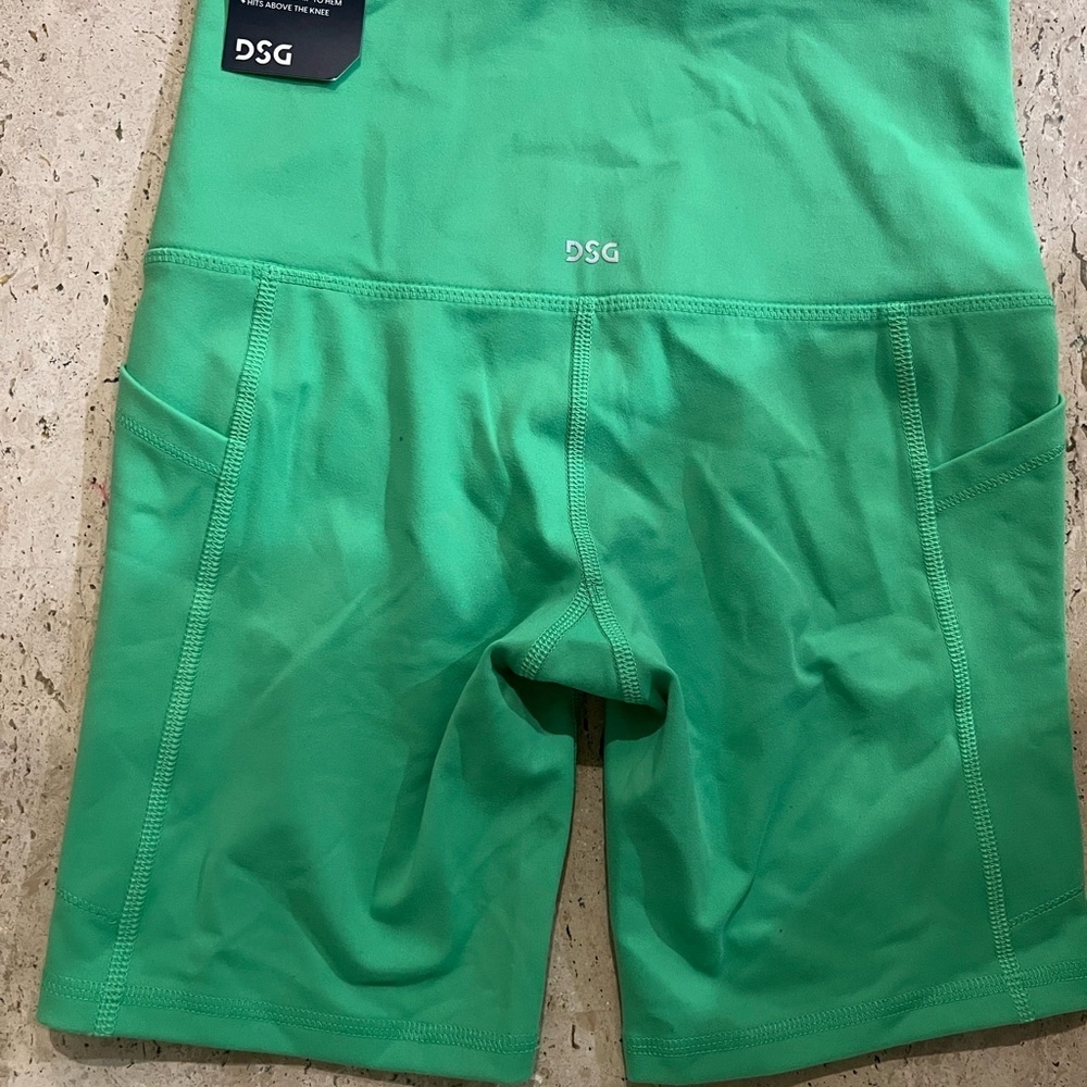 DSG Brand Women's Momentum Ultra High Rise Yoga Biker Shorts Size XS Slime Green - Picture 2 of 5